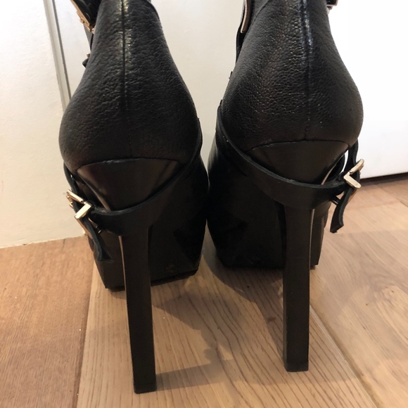 BCBG Combat Booties - Size 9 - Picture 6 of 6